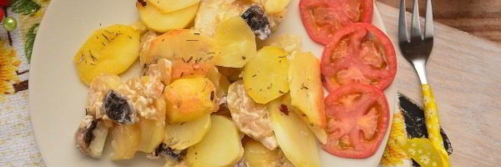 Постная картошка с грибами в духовке