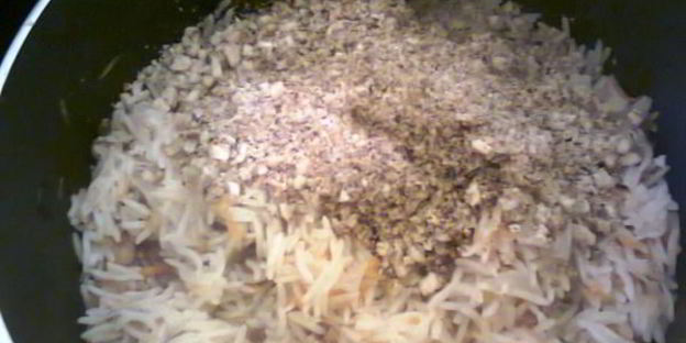 рис с грецким орехом и апельсином