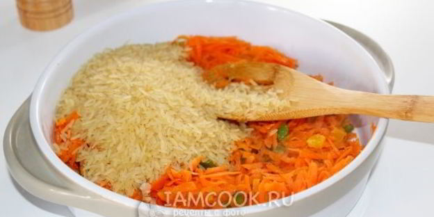 рис с куриными ножками в духовке