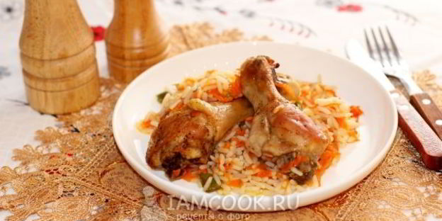 рис с куриными ножками в духовке