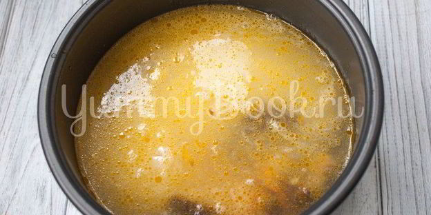 рис с лесными грибами в мультиварке