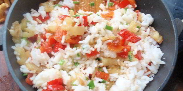 рис с овощами в японском стиле