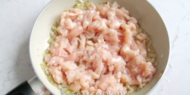 рис с шампиньонами и рубленой курицей