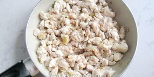 рис с шампиньонами и рубленой курицей