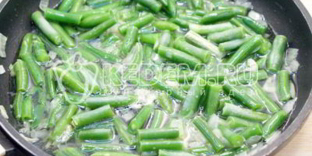 рис с стручковой фасолью и овощами