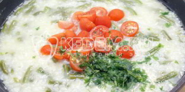 рис с стручковой фасолью и овощами