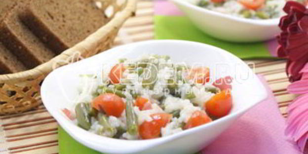 рис с стручковой фасолью и овощами