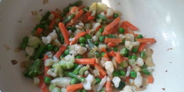 рис с замороженными овощами