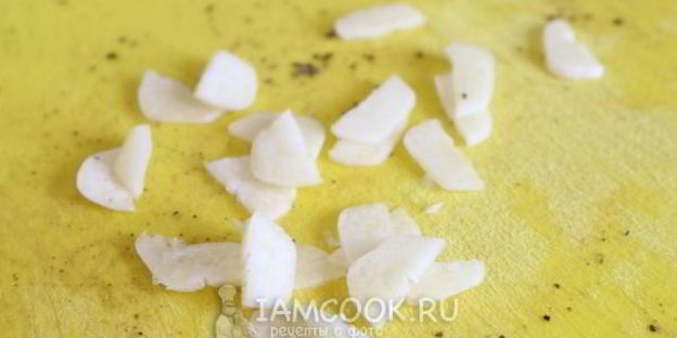 жареная картошка с луком на сковороде