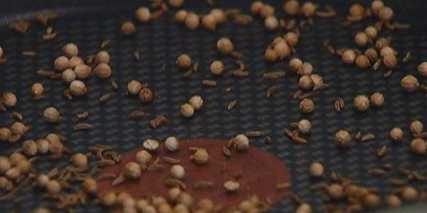 долма с кускусом и вялеными помидорами