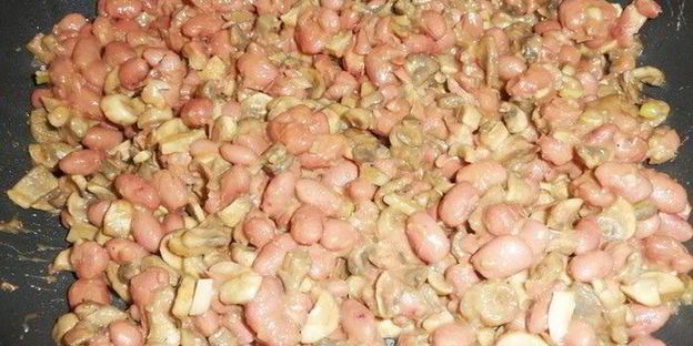 голубцы с консервированной фасолью и грибами