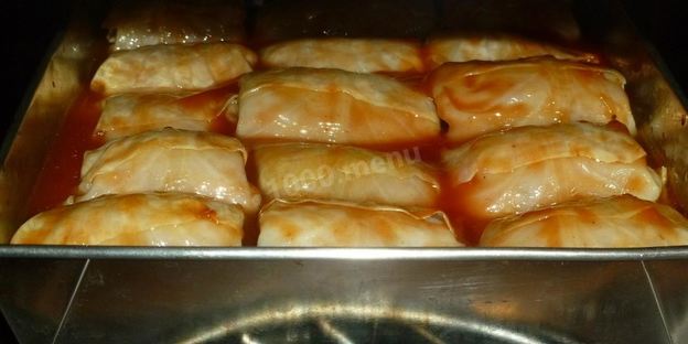 голубцы в духовке в томатном соусе