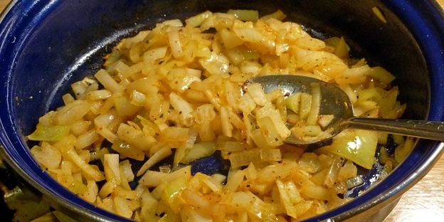 голубцы в духовке в томатном соусе