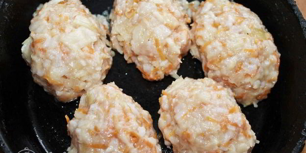 ленивые голубцы в томатном соусе