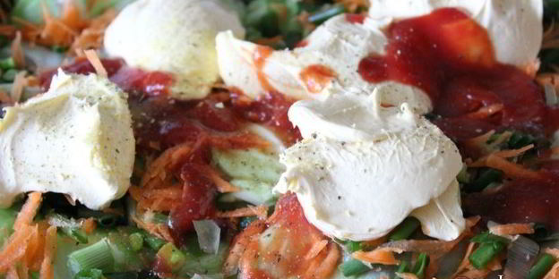 летние голубцы, запеченные в сметанно-томатном соусе