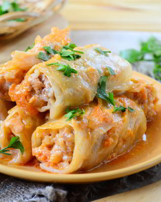 Запеченные голубцы в сметане и кетчупе