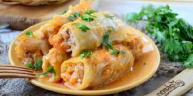 запеченные голубцы в сметане и кетчупе