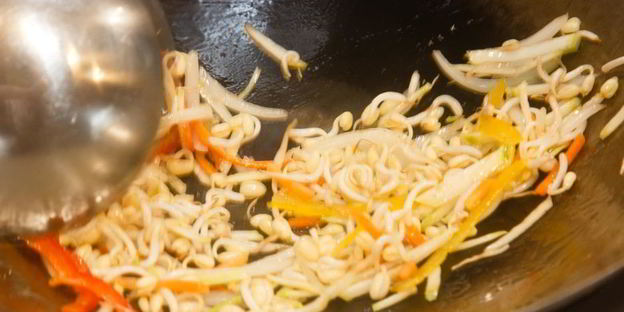 гречневая лапша с курицей терияки