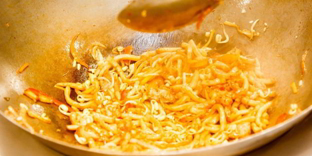 гречневая лапша с курицей терияки