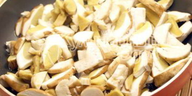 белые грибы в сметанном соусе