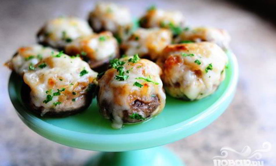 Рецепт фаршированных грибов с луком