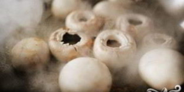 фаршированные грибы с луком