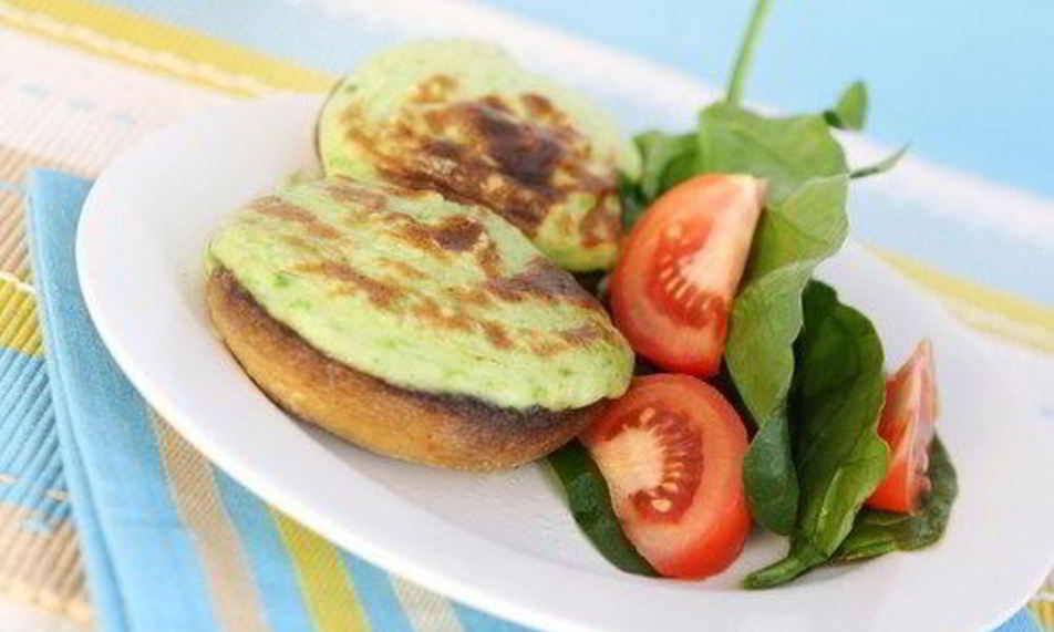 Рецепт грибных шляпок, фаршированных шпинатом и голубым сыром