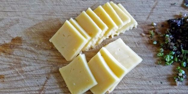 грибы с сыром и помидорами в духовке