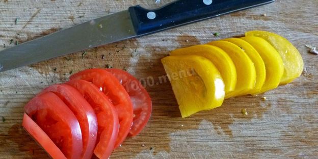 грибы с сыром и помидорами в духовке