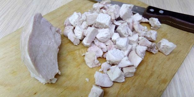 грибы в горшочках с сыром луком курицей