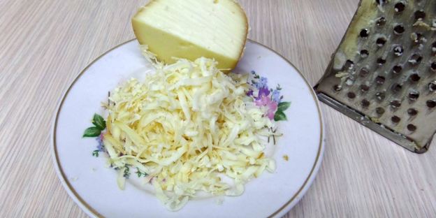 грибы в горшочках с сыром луком курицей