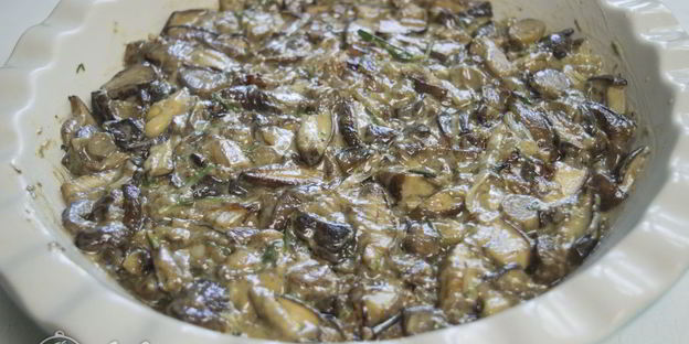 грибы в сметане под сыром