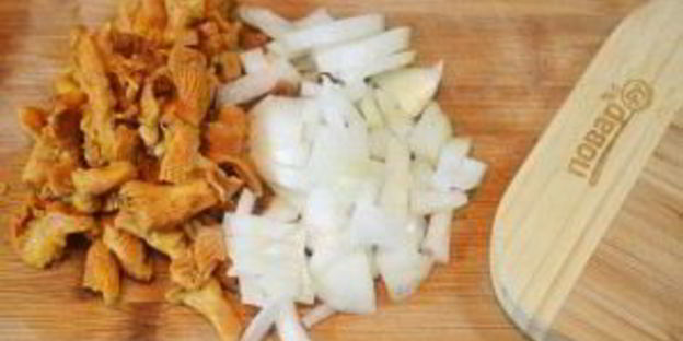 лисички с кабачками жареные