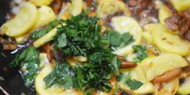 лисички с кабачками жареные