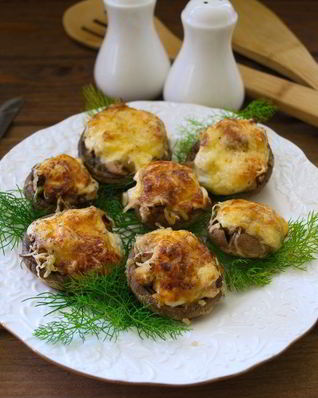 Начиненные грибы в духовке