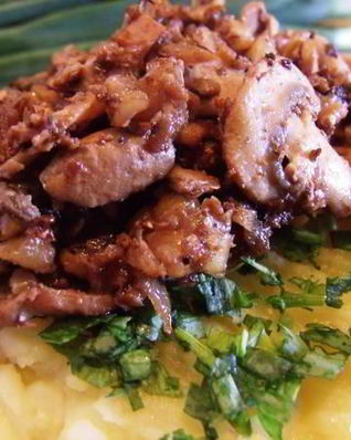 Шампиньоны с грецкими орехами