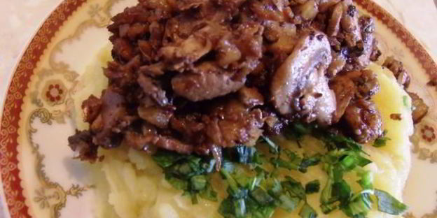 шампиньоны с грецкими орехами