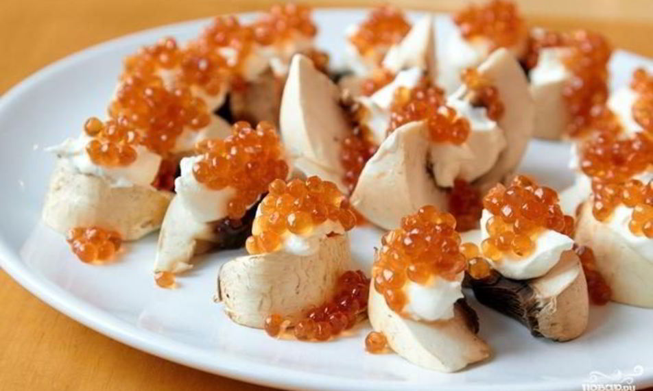 Рецепт шампиньонов с красной икрой