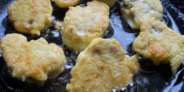 шампиньоны в сырном кляре