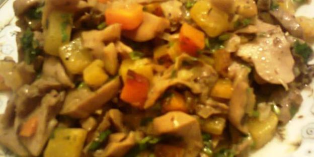 тушеные шампиньоны с тыквой и орегано