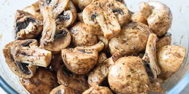 запеченные шампиньоны с травами