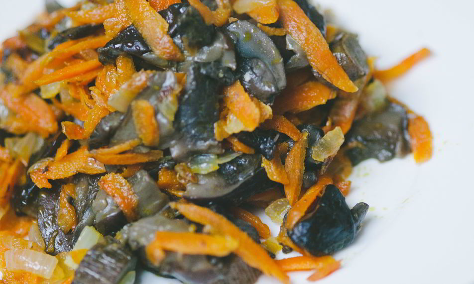 Рецепт жареных грибов с морковкой и луком