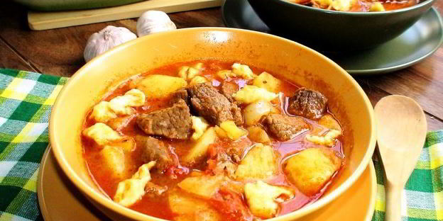 будапештский гуляш c чапетками