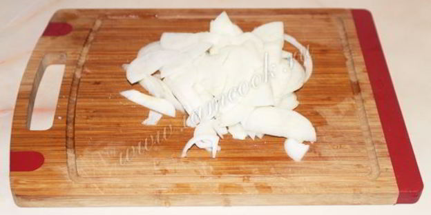 гуляш из говядины с подливкой