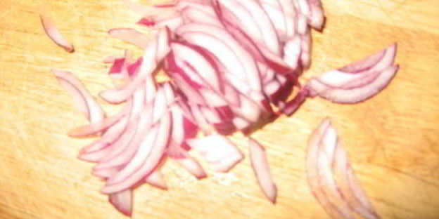 гуляш из говядины в пиве с вишней и черносливом