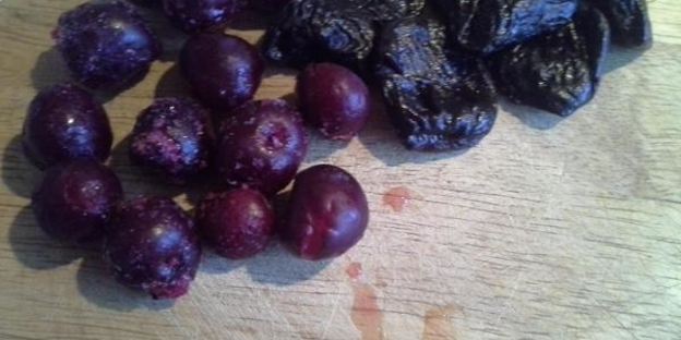 гуляш из говядины в пиве с вишней и черносливом