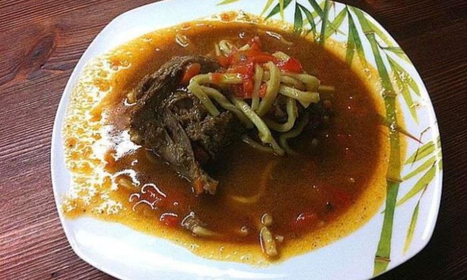 Рецепт гуляша из гуся в казане на природе