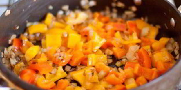 гуляш из индейки по-испански