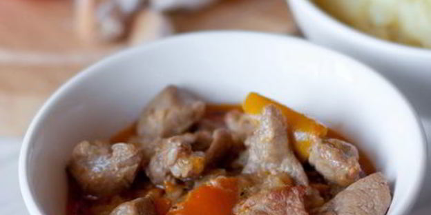 гуляш из индейки по-испански