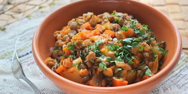 гуляш из картофеля и чечевицы